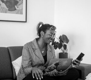 Bras droit digital | Riann Mnr